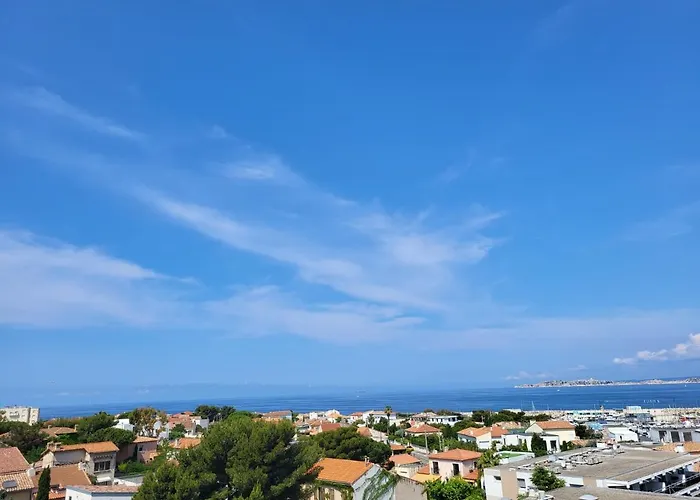 La Pointe Rouge Vue Mer